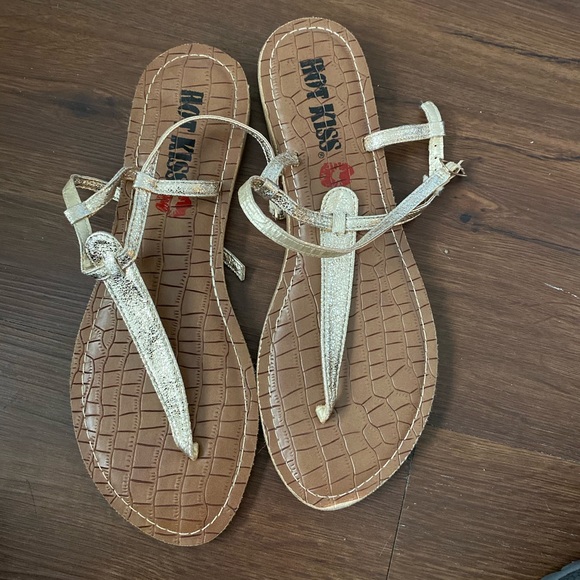 Multiple Thong Sandals - Picture 6 of 8